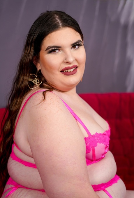 huge shemale nudes pictures