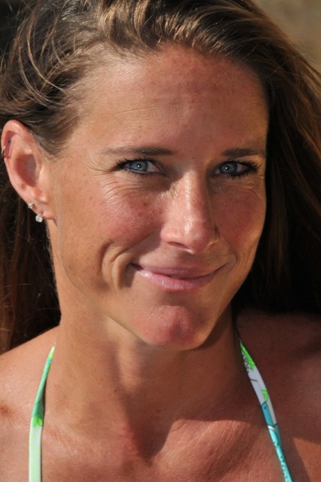 milf face free pictures