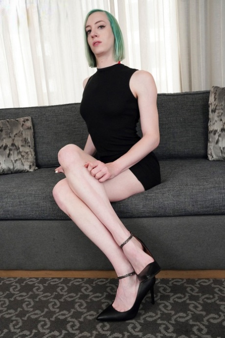 femminuccia nudo xxx archivio
