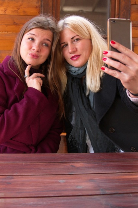 selfie amateur dadolescente joli art img