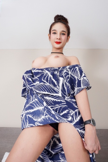 travesti con falda levantada desnudo hd recopilación
