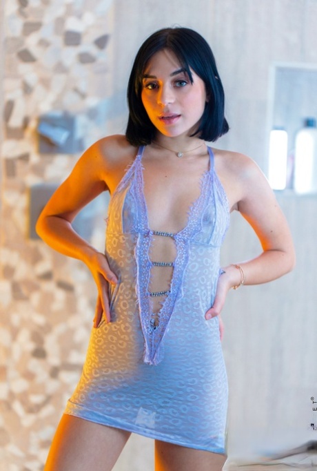 Aria Valencia naked model pic