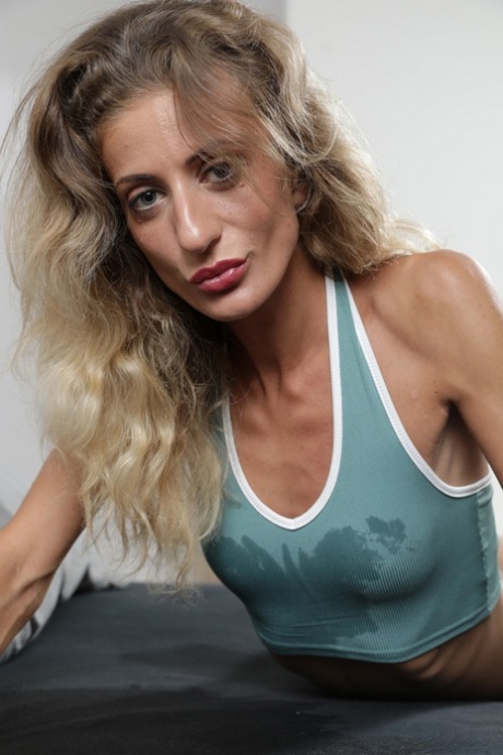 cougar maigre magnifique parfait image