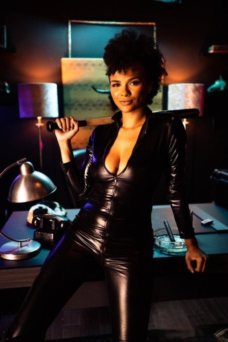 Alina Ali pornographic model img