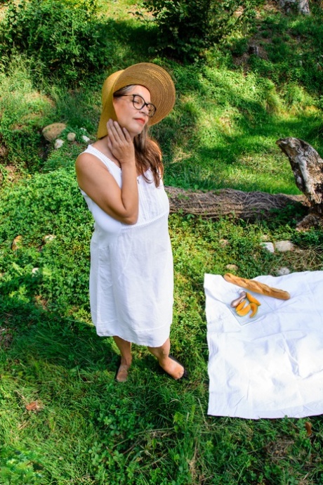 haarige Hausfrau nacktheit schöne foto