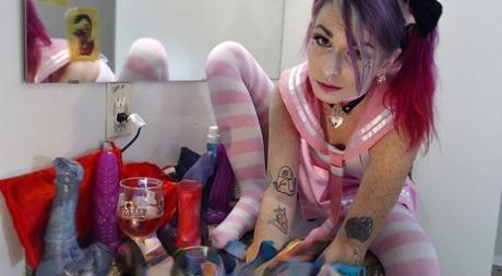 pink hair adult pictures
