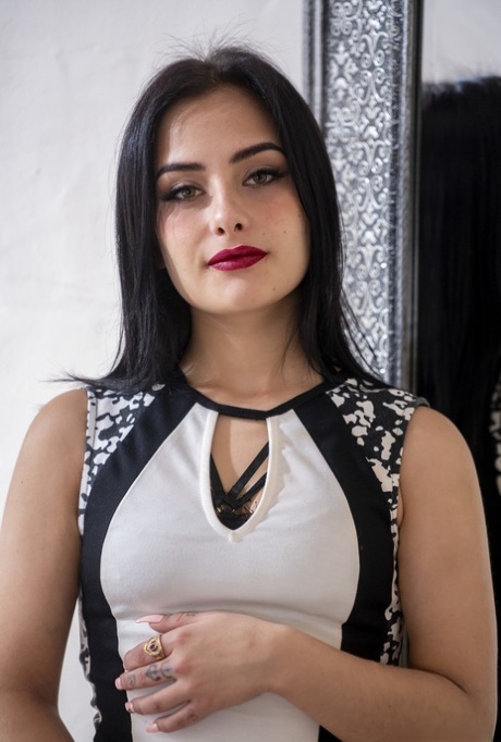 Maria Wars star top pictures