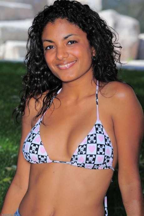 malé prsa bikiny špičková pornografie fotky