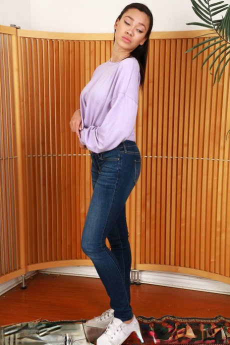 タイトジーンズ ポルノグラフィック 写真
