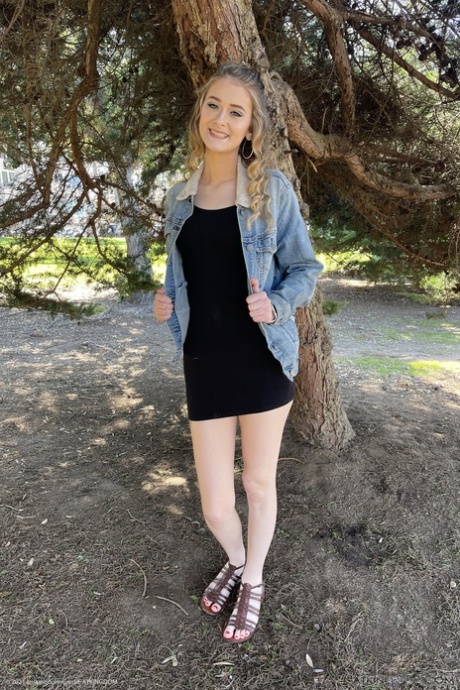 amateur outdoor porn image