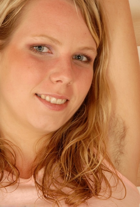 behåret blond teenager xxx pornografisk fotos