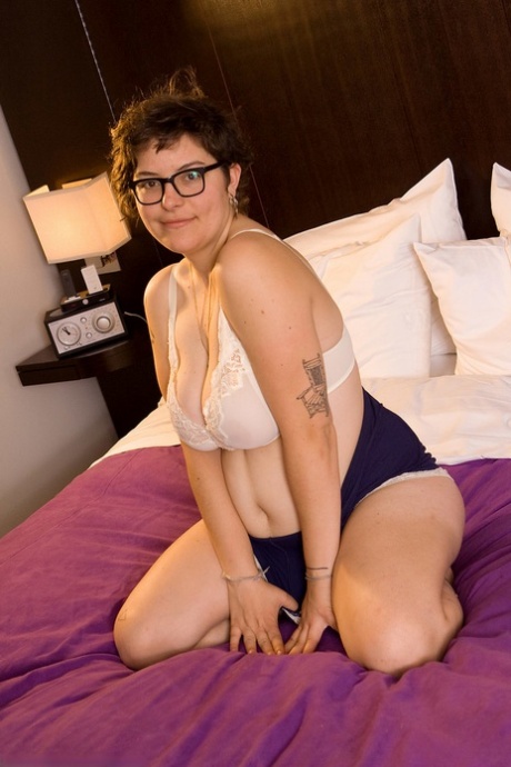 nerd gordinho erótico exclusivo imagem