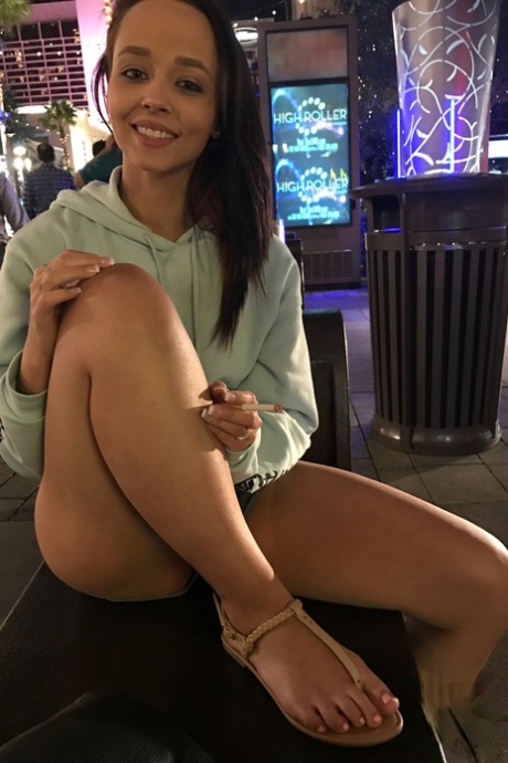 pipe avec petits seins parfait nu galerie