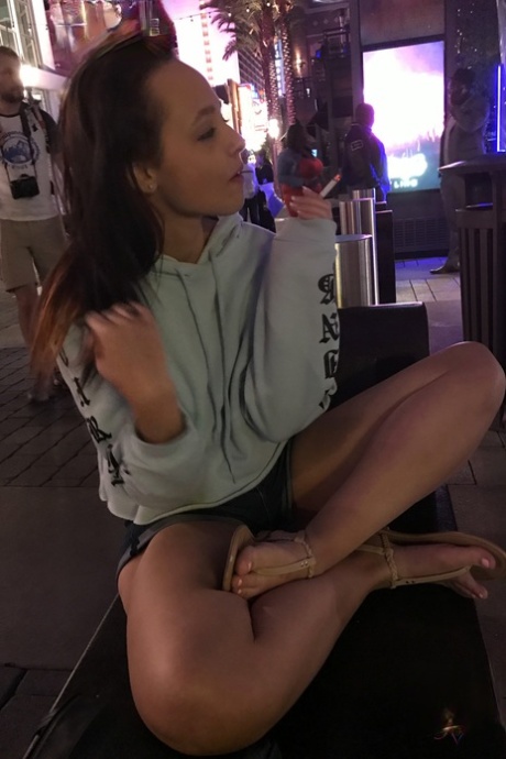toes nude gallery