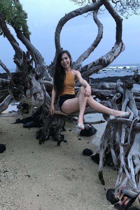 Ariel Grace star beautiful pictures