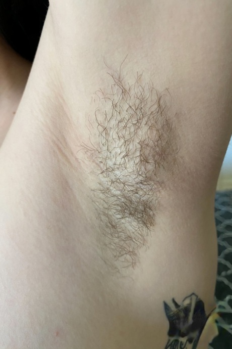 teen armpit nude photos