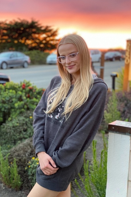 blonde glasses hot galleries