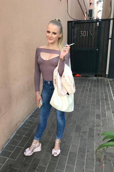 palenie ładna sztuka galeria