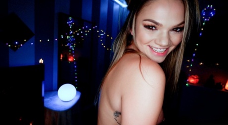 Athena Faris pornographic actress pictures
