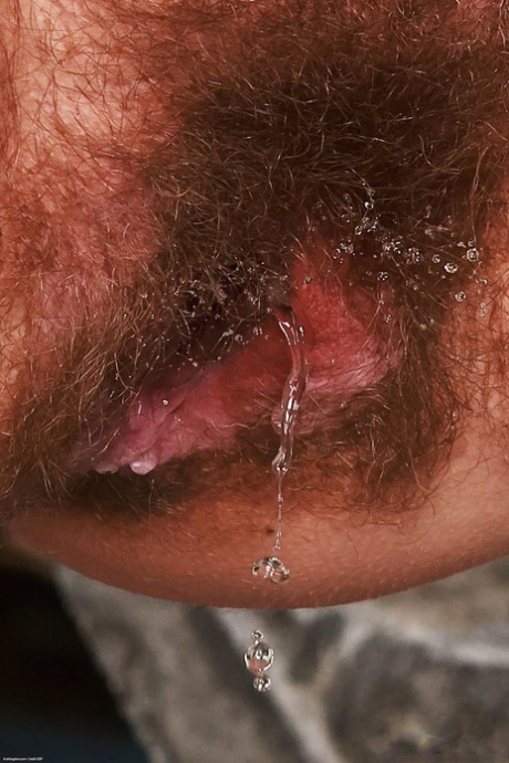 riesige haarige Muschi heiße nackten foto