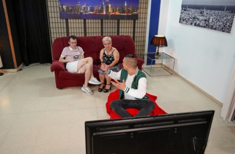drobná babička krásné zdarma fotky