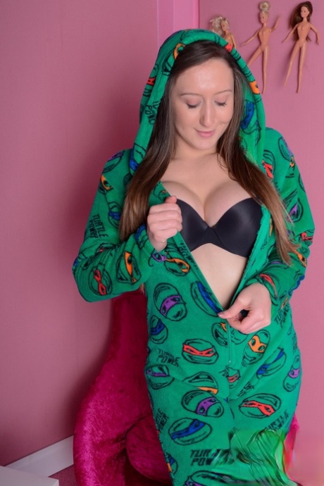 Elouise Please sexy model pics