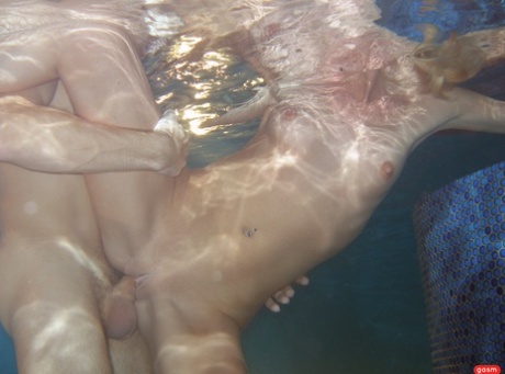 Poolfick schöne sex foto
