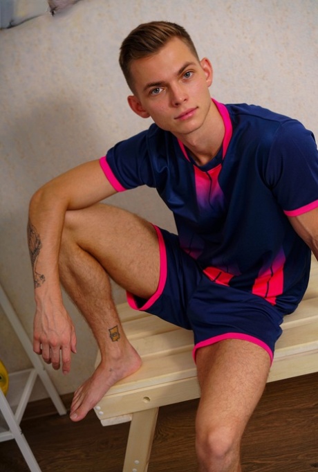 Tommy Gold model naked img