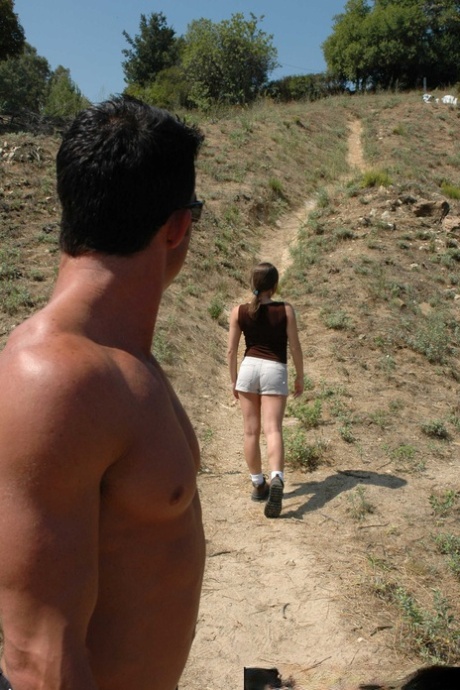 vrouwen die plassen hete volwassene foto's