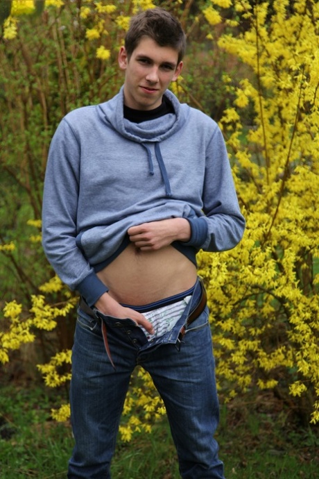 gay outdoor beautiful naked gallery