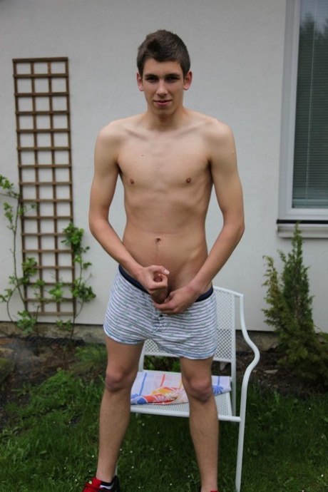 gay outdoor beautiful xxx picture