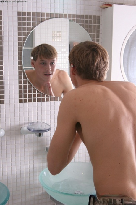 gay solo hot porn picture