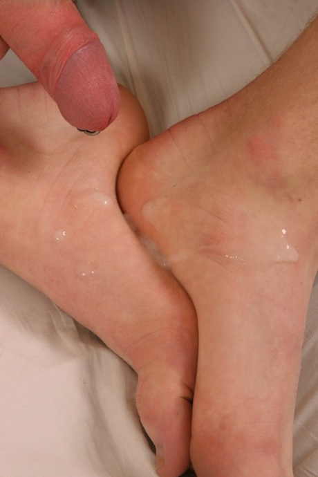gay feet nude img