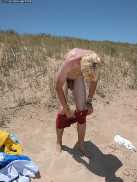gay outdoor free nude pic