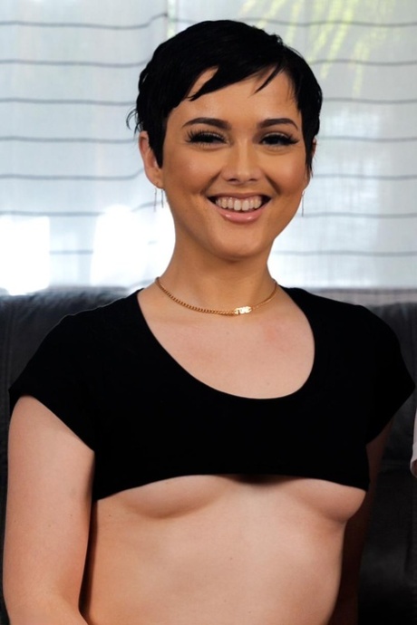 Nicole Aria star porn pictures