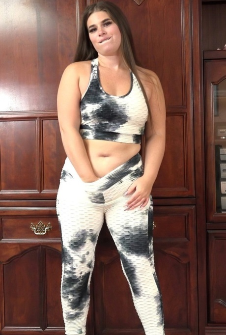 Lexxxi Nicole Scarlet pornstar beautiful gallery