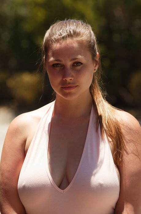 Lillias Right sex model gallery