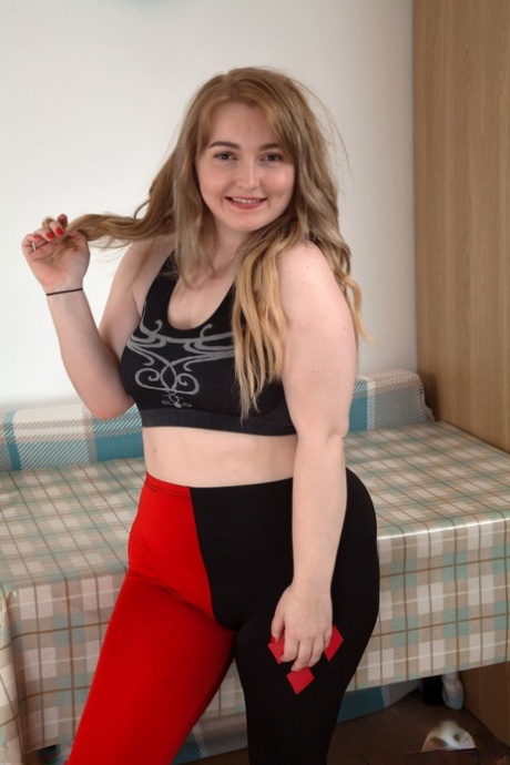 stor vakker kvinne i bikini beste eksklusive bilder