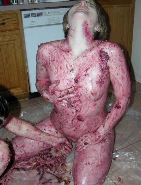 short hair lesbian hot nude photo