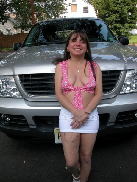 mature outdoor beautiful naked image