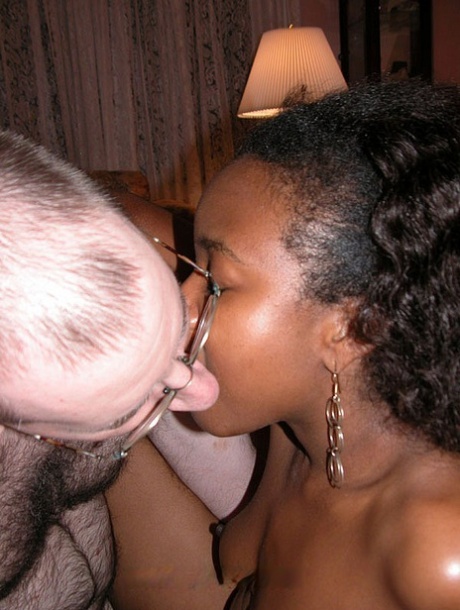 Ebenholz küssen erotische nackten foto