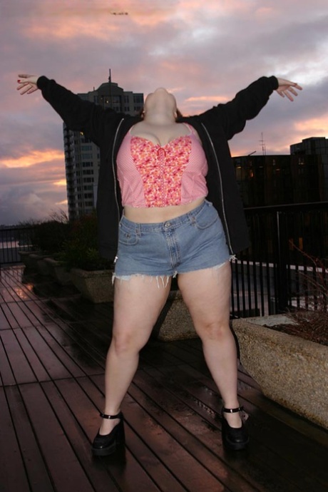 chubby slut top pics