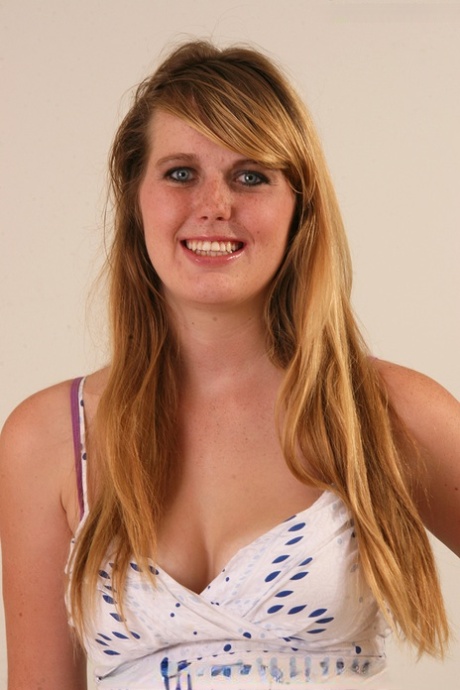 Emma Ash nude star pictures