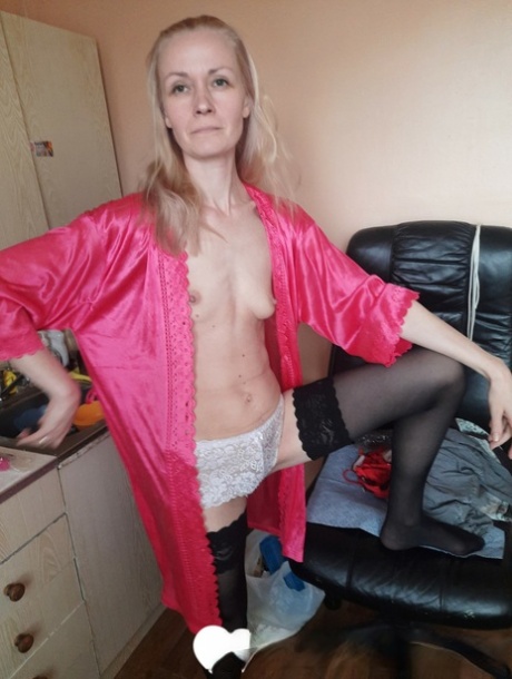 skinny small tits nudes archive