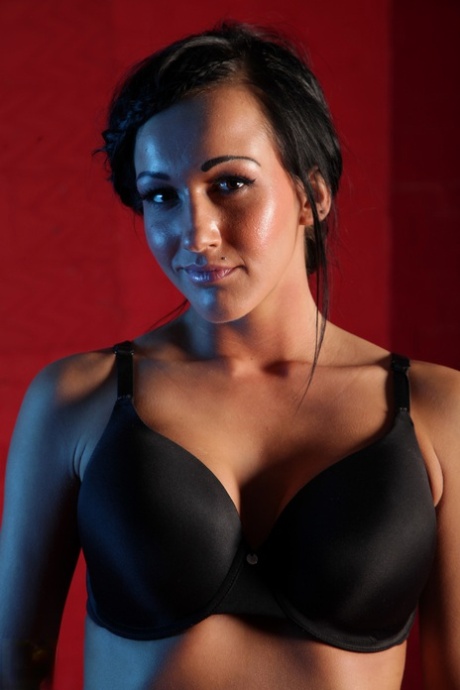 Chantelle Fox model hot img