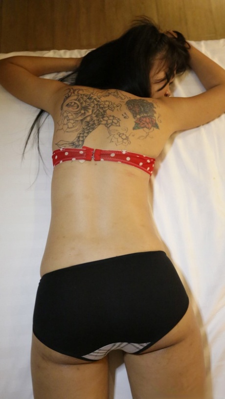 adolescente asiática magra top erótico imagens