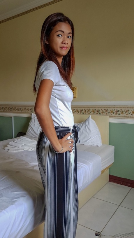 adolescente filipina desnudos sexo foto