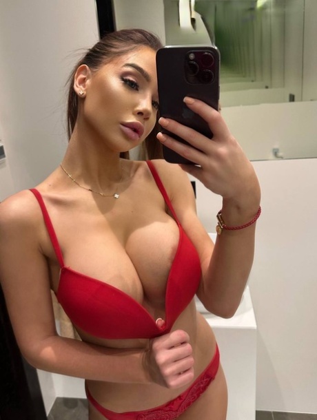 big tits selfie porno pictures