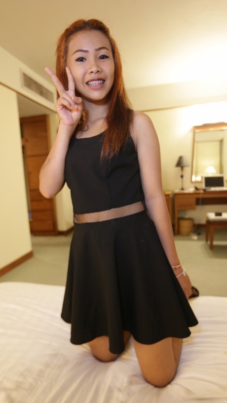 skinny asian teen beautiful xxx photo