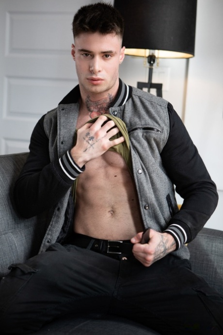 Joey Mills free pornstar pic